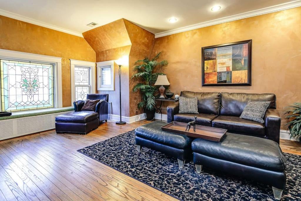 Апартаменты Historic And Unique Brownstone In Gold Coast - Downtown - 3 Чикаго Экстерьер фото